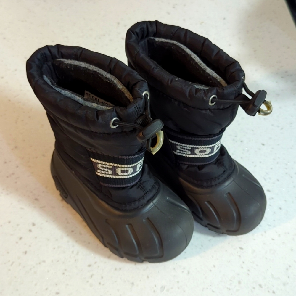 Sorel Toddler boots Sz 7